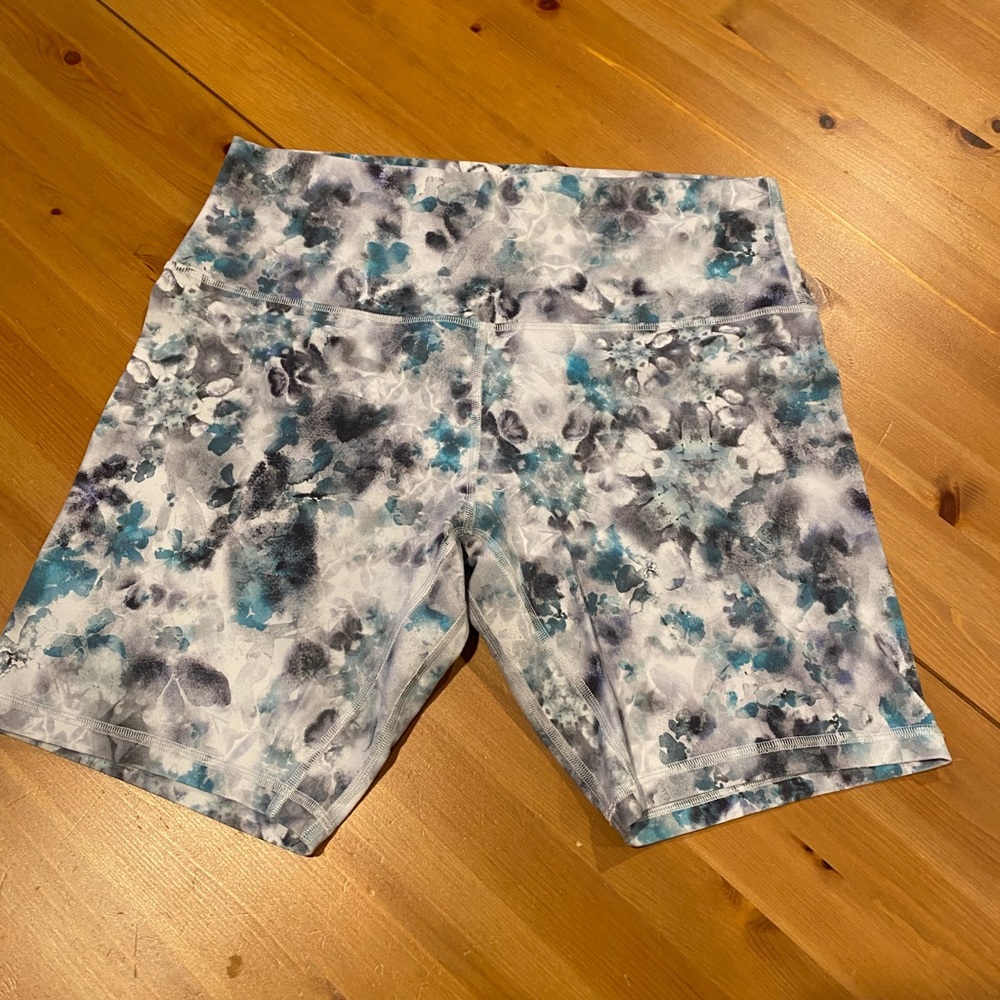 Align 6 in Cropped Shorts Size 12
